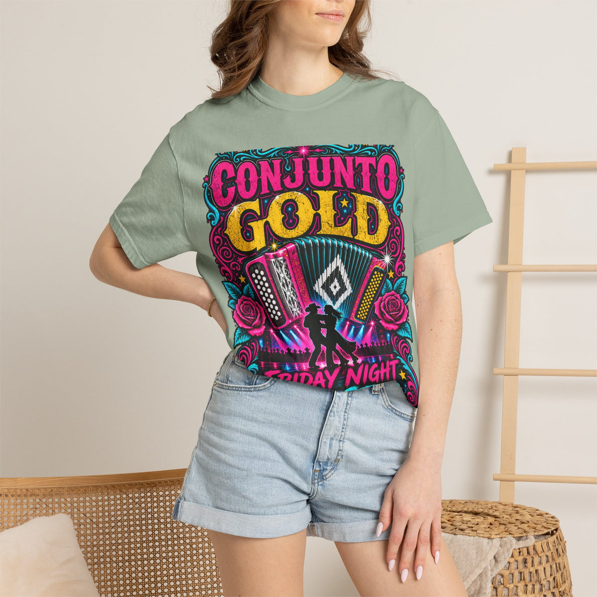 Conjunto Gold Friday Night Two-Step Graphic T-Shirt