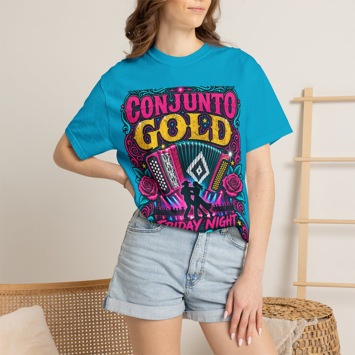 Conjunto Gold Friday Night Two-Step Graphic T-Shirt