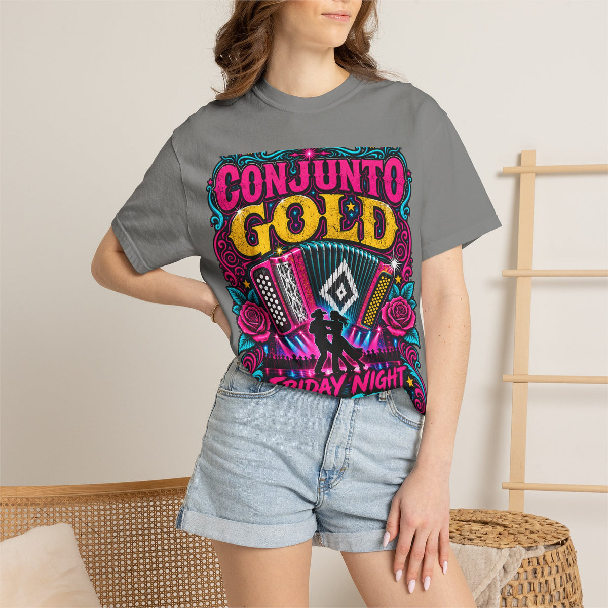 Conjunto Gold Friday Night Two-Step Graphic T-Shirt