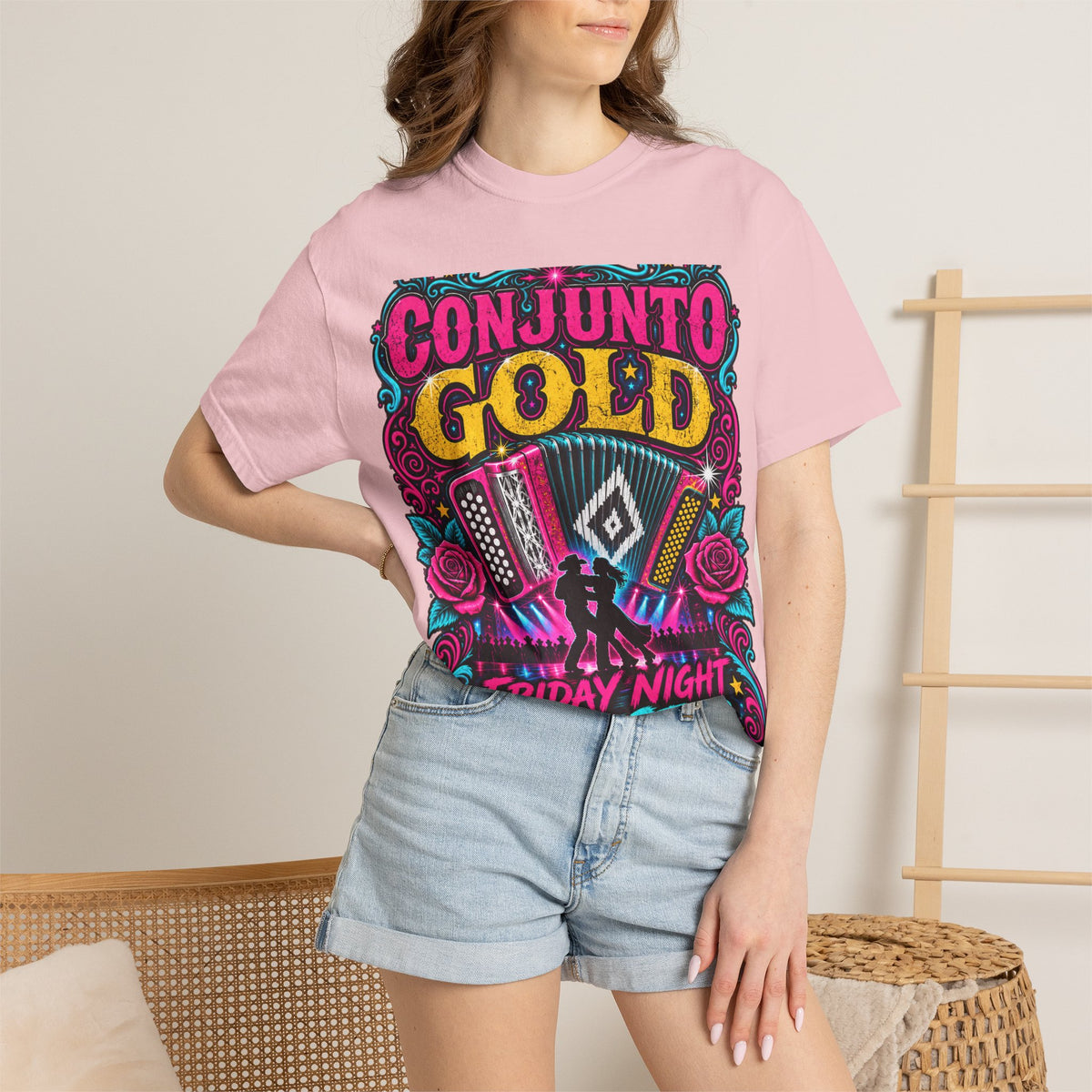 Conjunto Gold Friday Night Two-Step Graphic T-Shirt