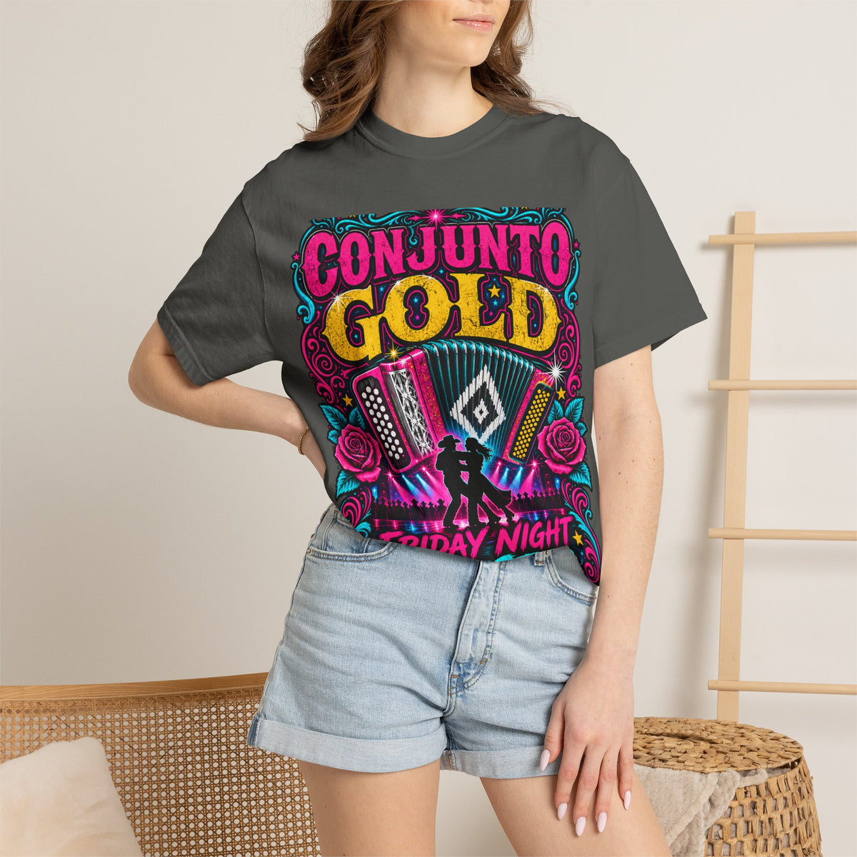 Conjunto Gold Friday Night Two-Step Graphic T-Shirt
